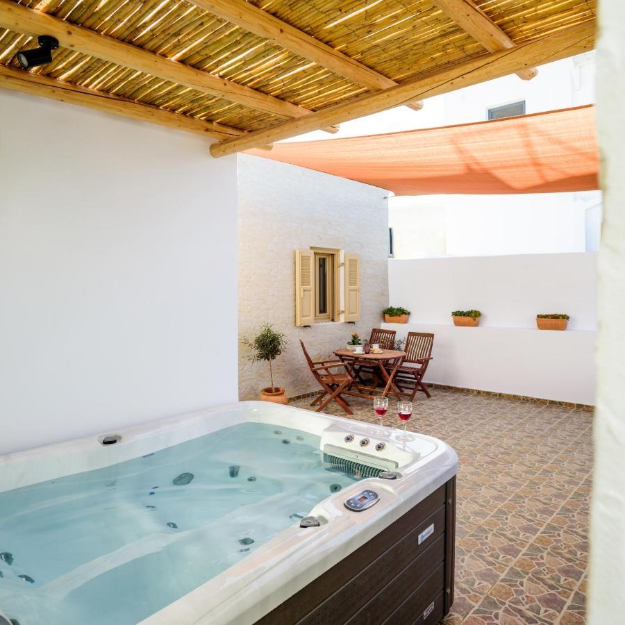 Heart Of Oia - Private House With Jacuzzi Apartamento Exterior foto