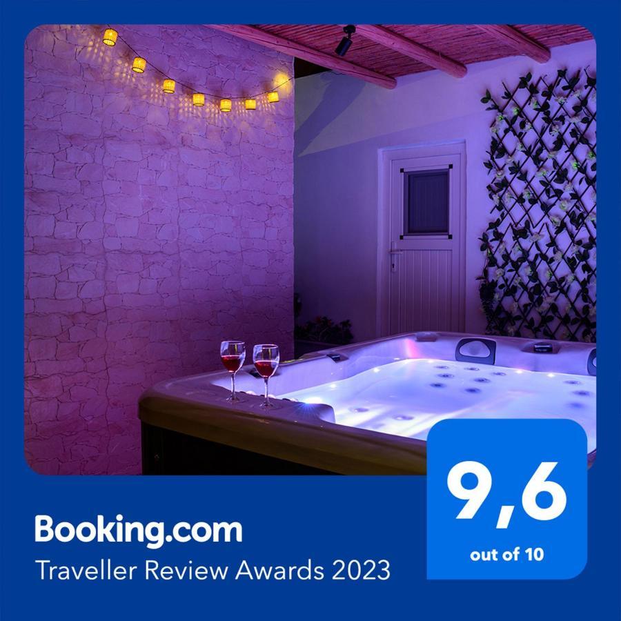 Heart Of Oia - Private House With Jacuzzi Apartamento Exterior foto
